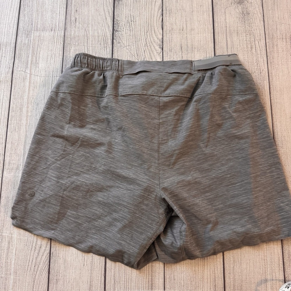 Lululemon Shorts Mens Medium Gray Camo Surge Lined Performance Run Gym Training
